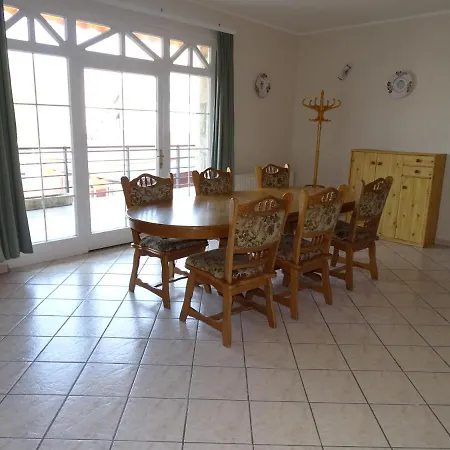 Alabárdos Panzió és Apartmanház Esztergom Extérieur photo