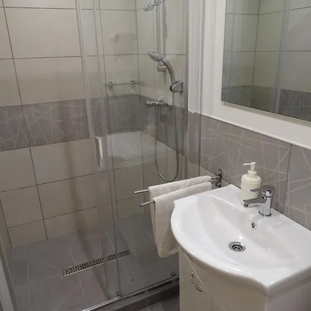 Alabardos Panzio Es Apartmanhaz Esztergom Exterior photo