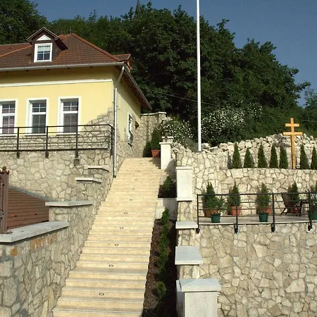 Alabárdos Panzió és Apartmanház Esztergom Extérieur photo