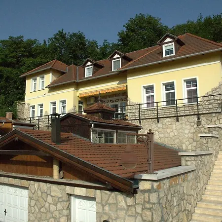 Alabárdos Panzió és Apartmanház Esztergom Chambre photo