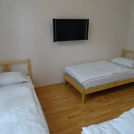 Alabárdos Panzió és Apartmanház Esztergom Extérieur photo