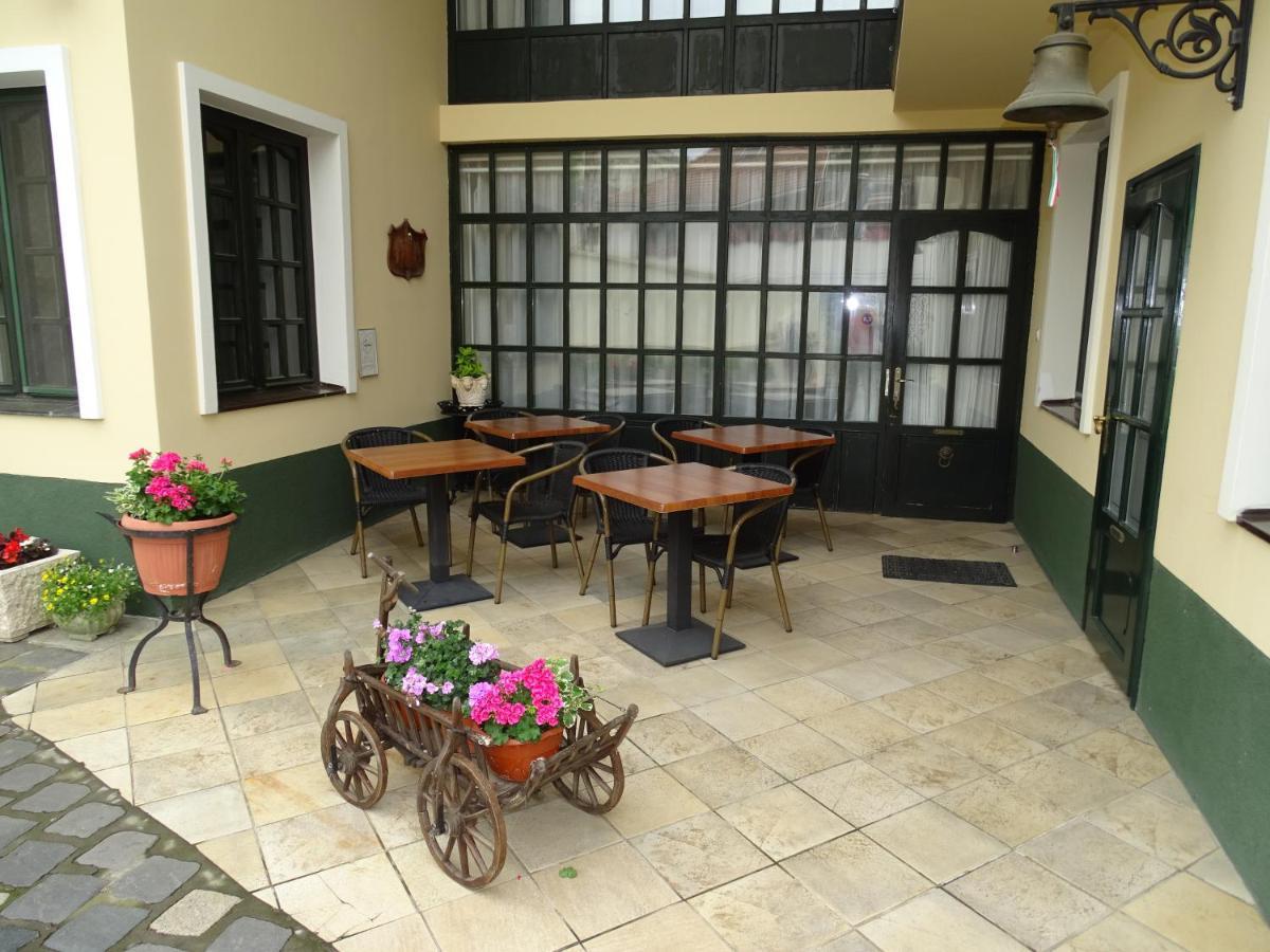 Alabárdos Panzió és Couette-café 2*