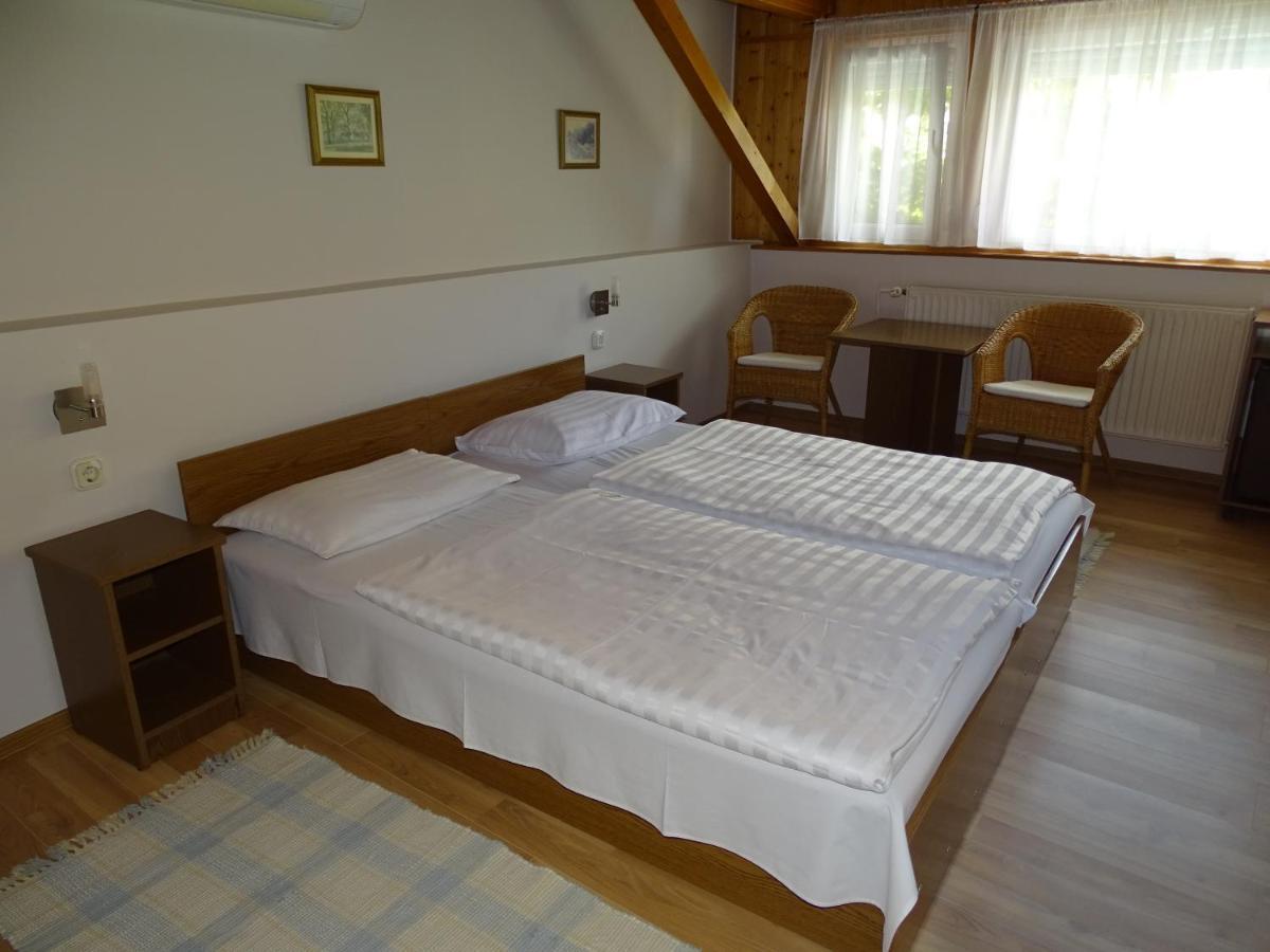 Bed and breakfast Alabárdos Panzió és Esztergom