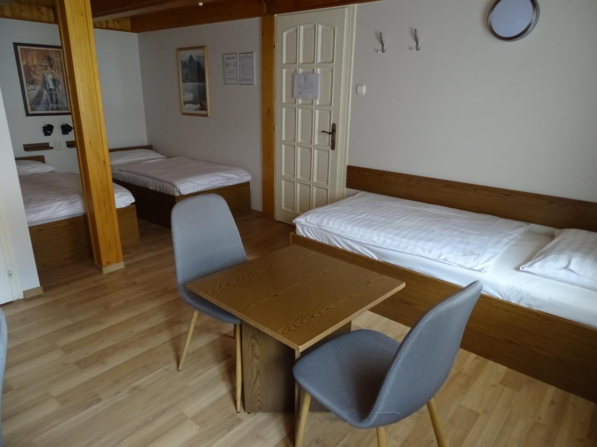 Alabárdos Panzió és Bed & Breakfast 2*