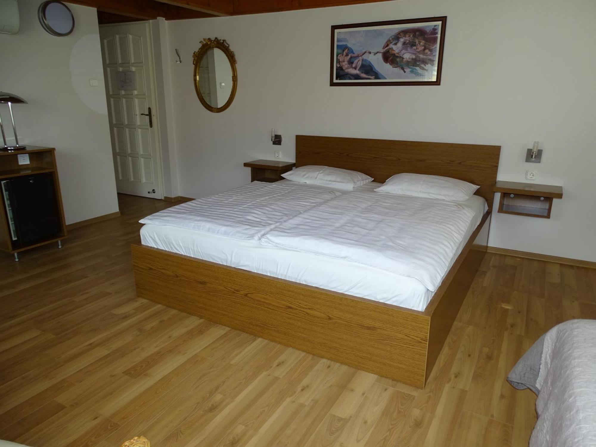 Alabárdos Panzió és Bed & Breakfast
