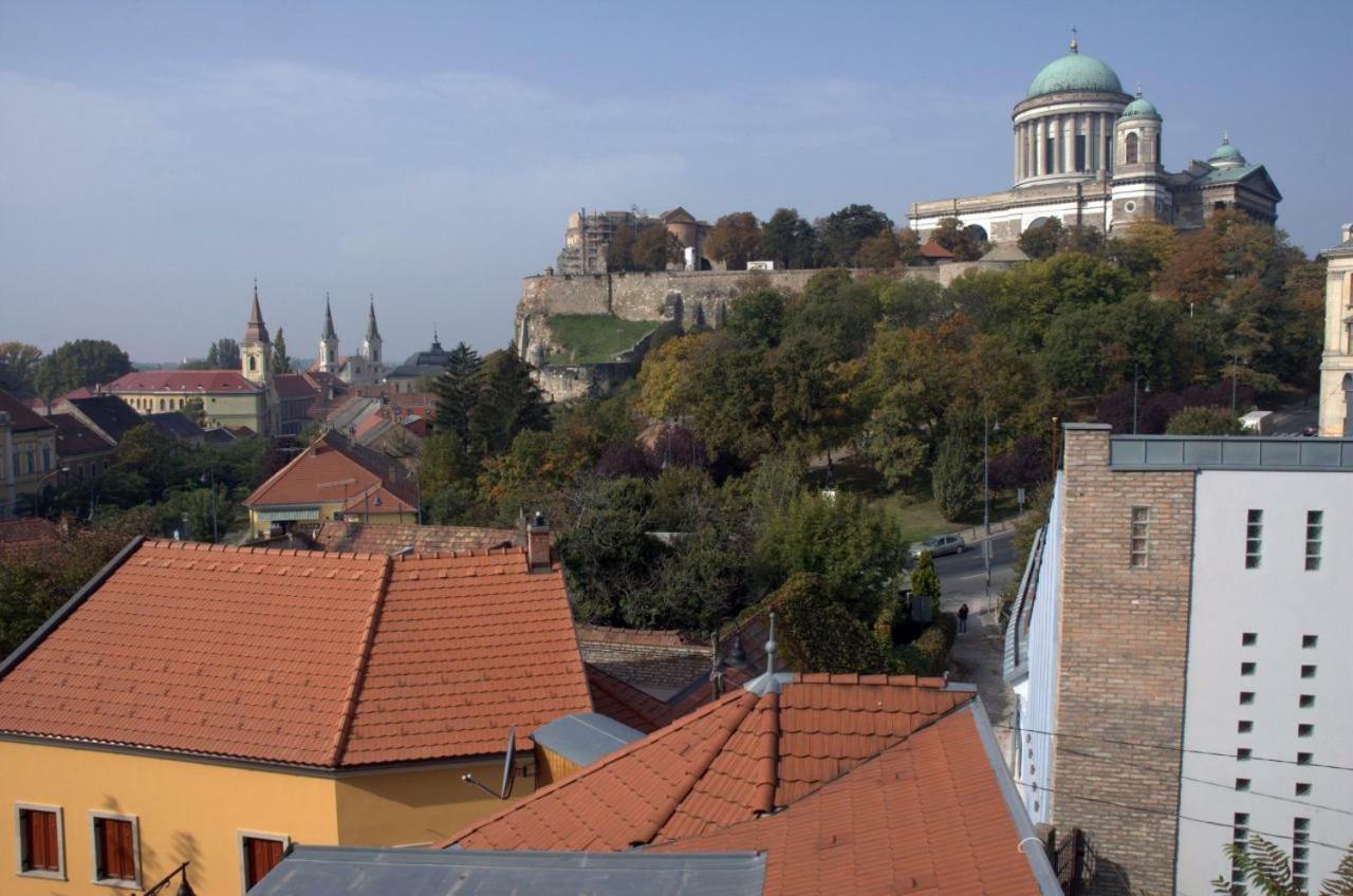 Bed & Breakfast Alabárdos Panzió és Esztergom