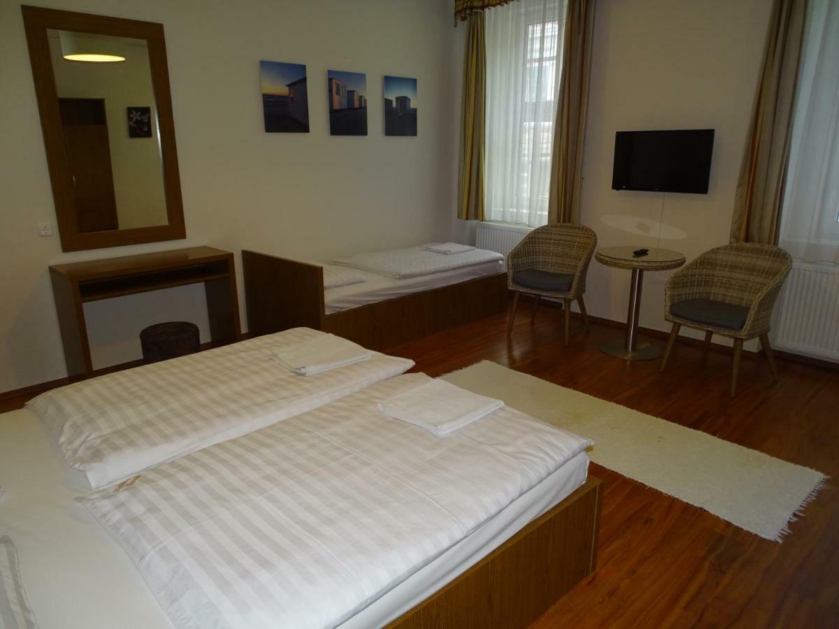 Bed & Breakfast Alabárdos Panzió és